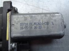 DACIA SANDERO II LIFT SILNICZEK SZYBY 01M13616-000