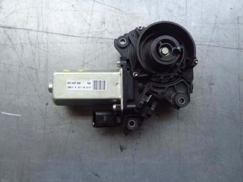 AUDI A8 D4 4H DOCIAG DRZWI LEWY PRZOD 4F0837059