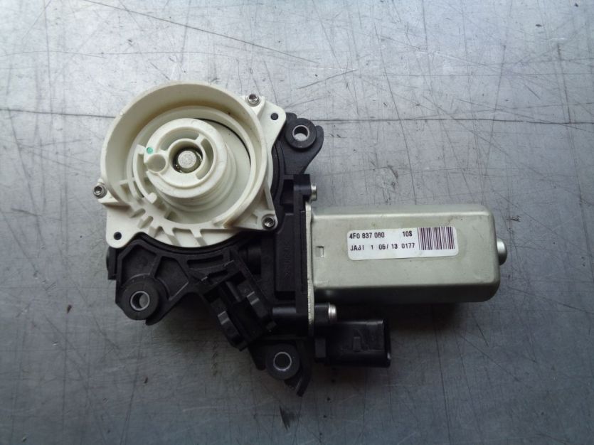 AUDI A8 D4 4H DOCIAG DRZWI PRAWY PRZOD 4F0837060