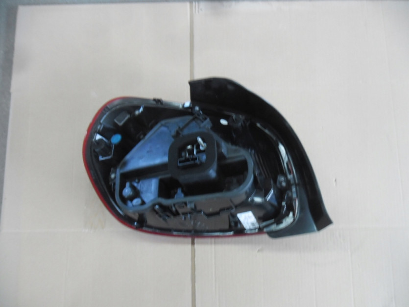 CITROEN C3 III LAMPA PRAWA TYL TYLNA 9812257480