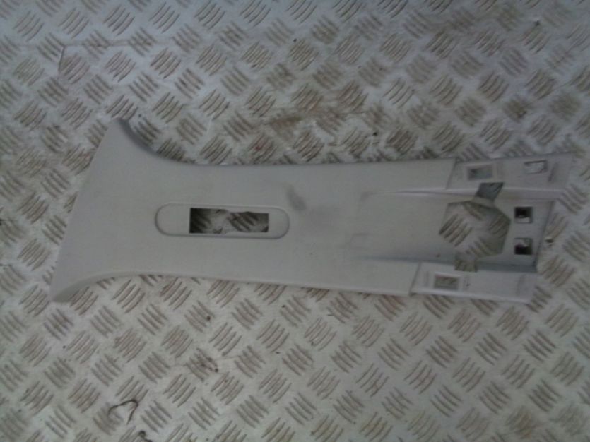 RENAULT CLIO IV OSLONA SLUPKA LEWA GORNA SRODKOWA