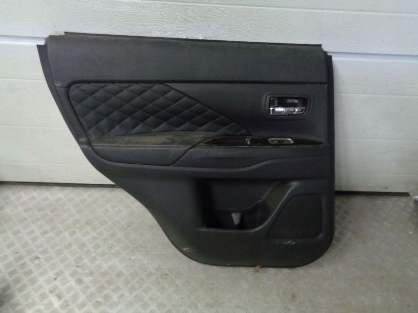 MITSUBISHI OUTLANDER III TAPICERKA DRZWI LEWA TYL