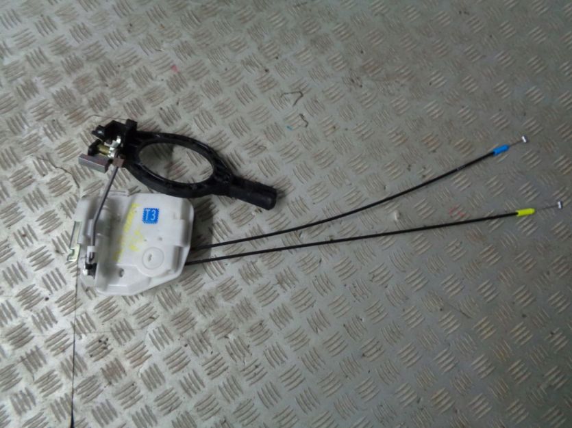 OUTLANDER III ZAMEK DRZWI 2 PIN PRAWY TYL TYLNY