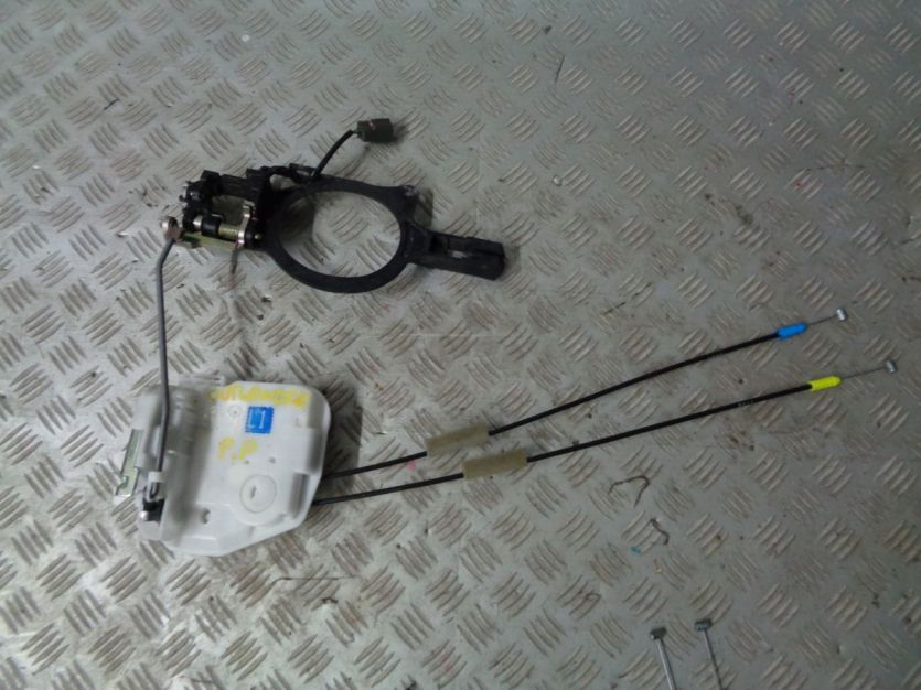 OUTLANDER III ZAMEK DRZWI 5 PIN PRAWY PRZOD PRZEDN