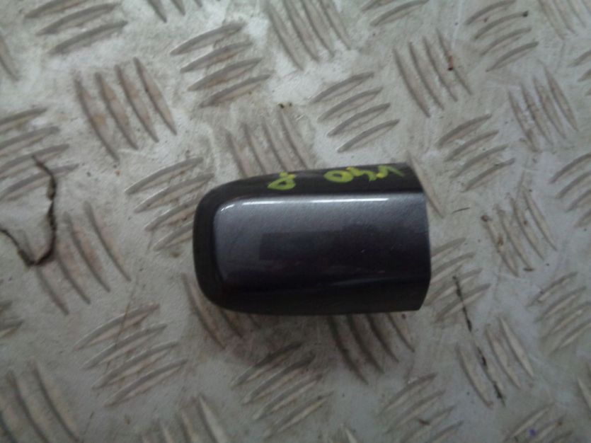 VOLVO V40 II ZASLEPKA KLAMKI DRZWI PRAWA TYL TYLNA