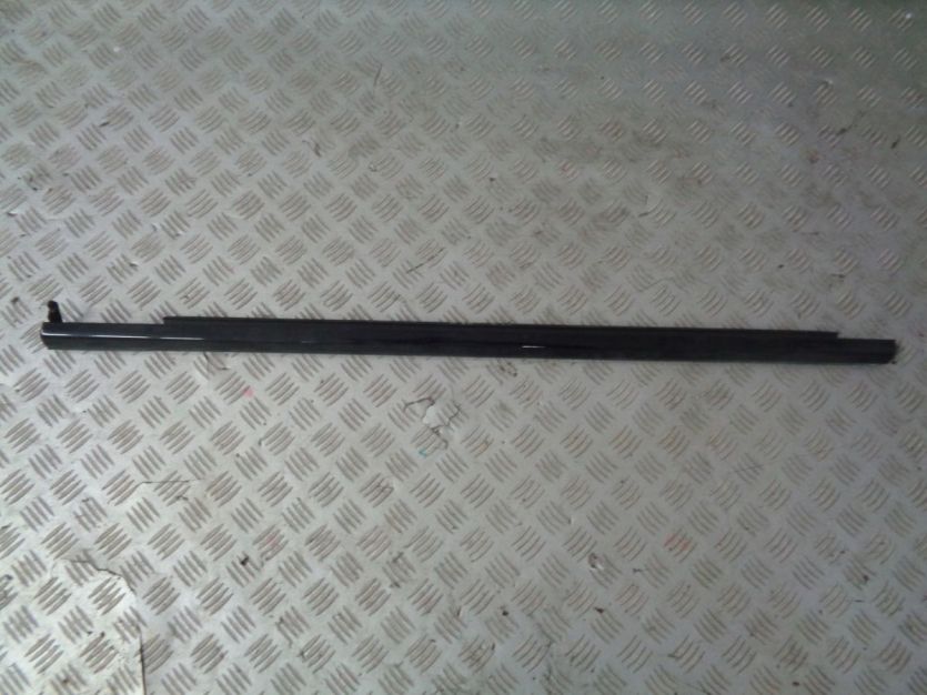 BMW 7 G11 G12 ZGARNIACZ LISTWA DRZWI LEWA PRZOD