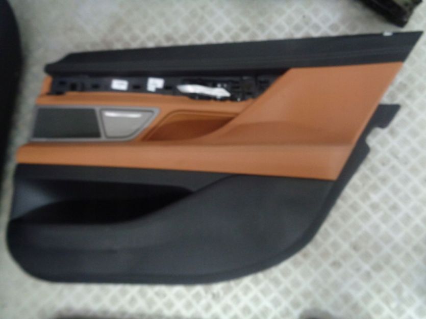 BMW 7 G11 G12 TAPICERKA DRZWI PRAWA TYL TYLNA