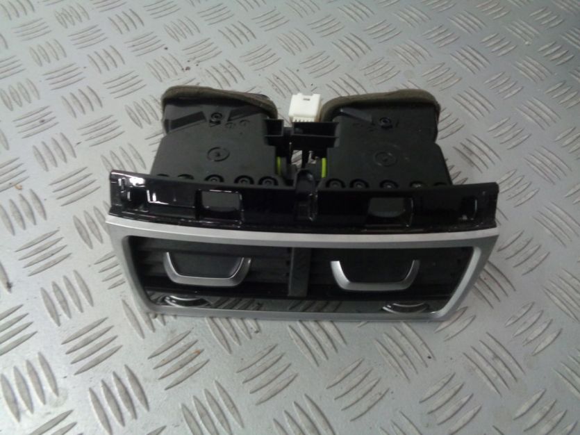 BMW 7 G11 G12 KRATKA NAWIEWU TYL TYLNA 2851366