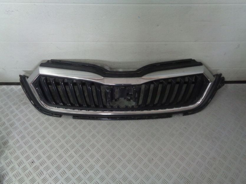 SKODA OCTAVIA KRATKA ATRAPA ZDERZAKA 5E3807723