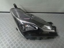 TOYOTA YARIS 2018 LAMPA PRAWA PRZOD PRZEDNIA