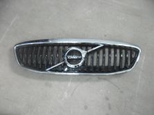 VOLVO CROSS COUNTRY LIFT V40 2017 ATRAPA GRILL