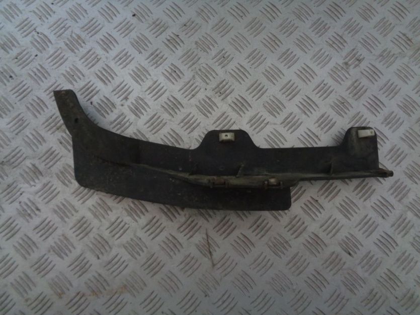 AUDI Q5 8R 2010 2.0 TDI CHLAPACZ NADKOLA PRAWY PRZOD PRZEDNI SPOILER 8R0853888