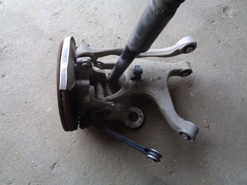 AUDI A8 D4 4H ZWROTNICA PIASTA KOLA WAHACZ ZAWIESZENIE PRAWE TYL TYLNE 8K0505432AR
