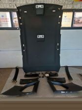 BMW X1 E84 2011 PODSUFITKA CZARNA DASZKI PLASTIKI