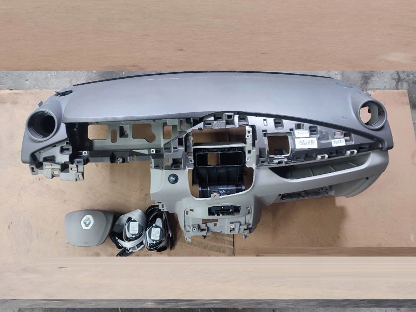 RENAULT ZOE 2016 DESKA KONSOLA PASY AIRBAG