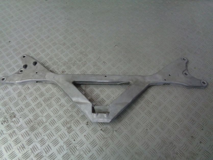 AUDI A8 D4 4H 3,0TFSI WSPORNIK POPRZECZNY ROZPORKA