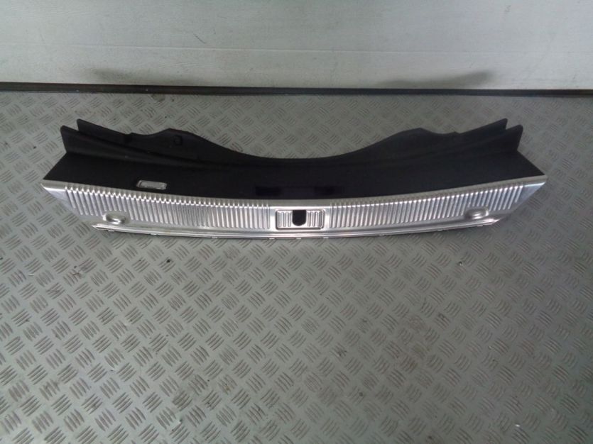 AUDI A8 D4 4H 3,0TFSI OSLONA PASA TYL