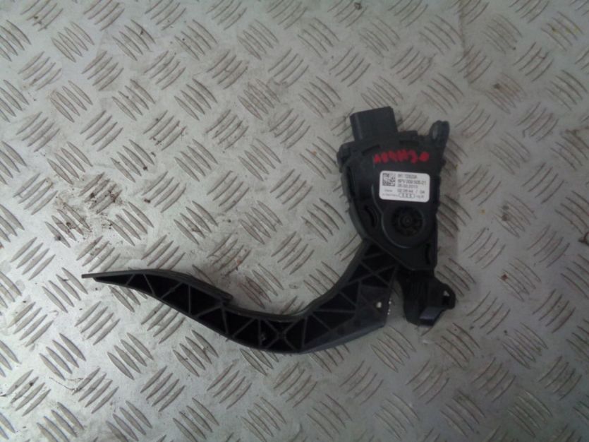 AUDI A8 D4 4H 3,0TFSI PEDAL GAZU