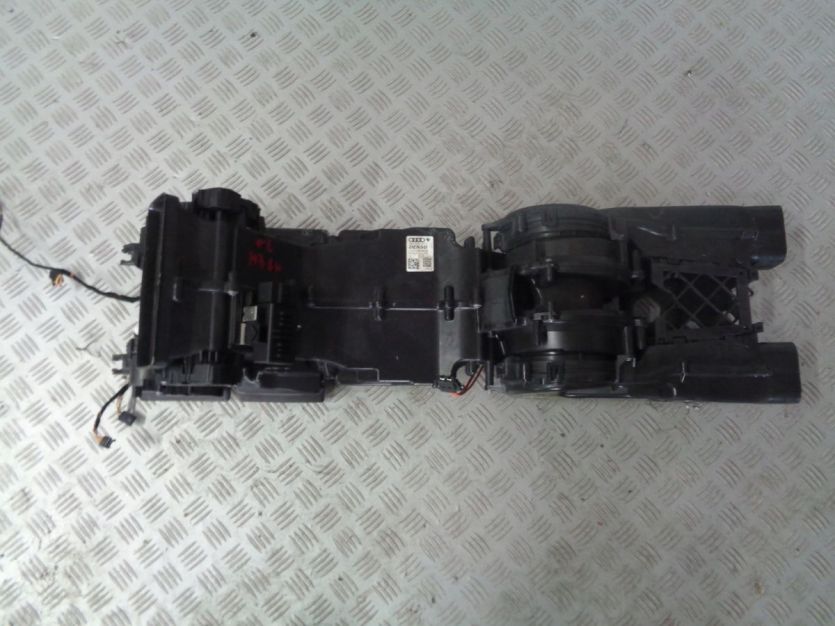 AUDI A8 D4 4H 3,0TFSI NAGRZEWNICA TYŁ