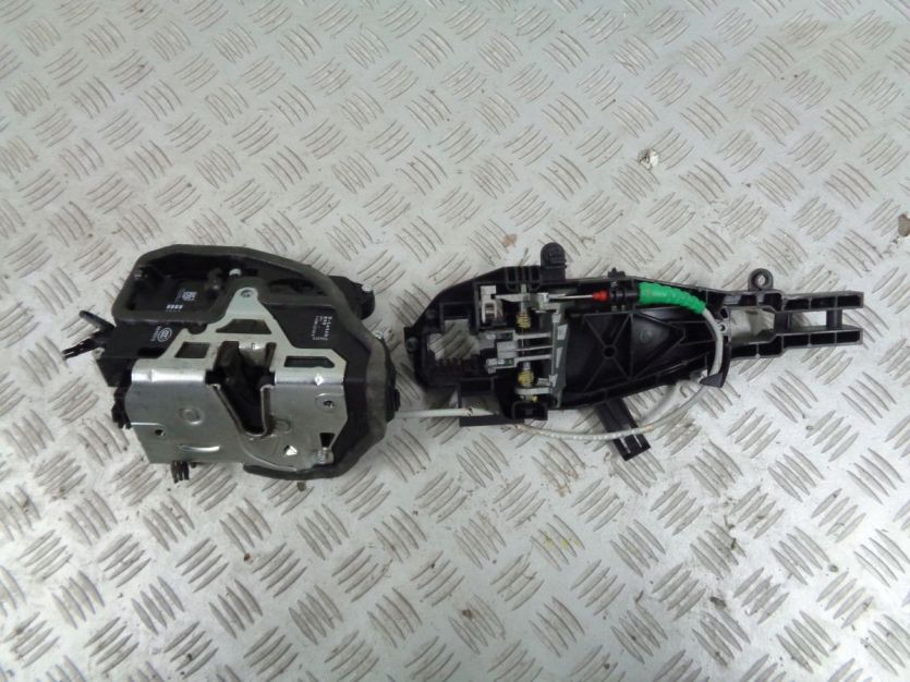 BMW X1 E84 ZAMEK DRZWI PRAWY PRZÓD 7PIN