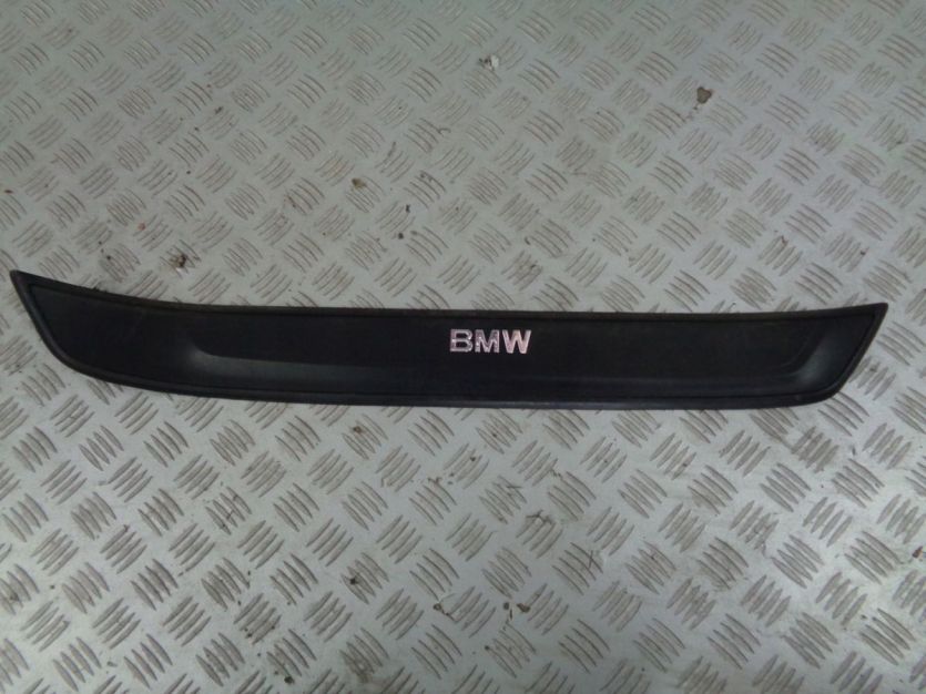 BMW X1 E84 LISTWA PROGU PRAWA