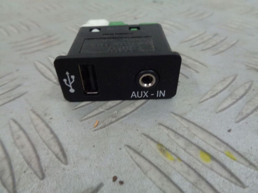 BMW X1 E84 ZŁĄCZE AUX/USB