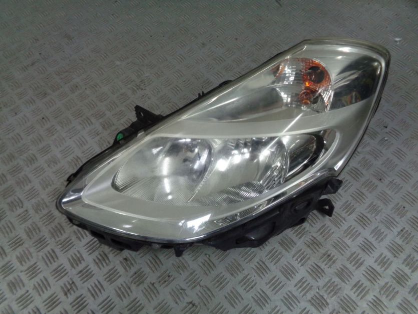 RENAULT CLIO III 3 LAMPA PRZEDNIA PRZÓD