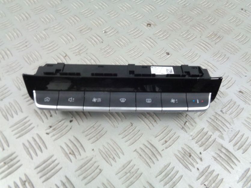 MG ZS EV 2022 PANEL PRZYCISKÓW KLIMTAYZACJI