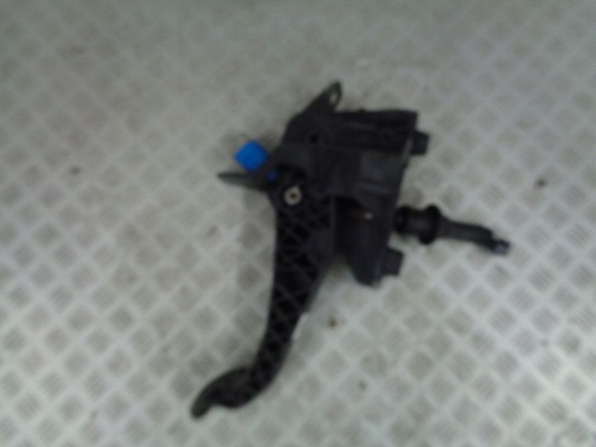 DACIA SANDERO II LIFT 2019 PEDAL SPRZEGLA 8201298896