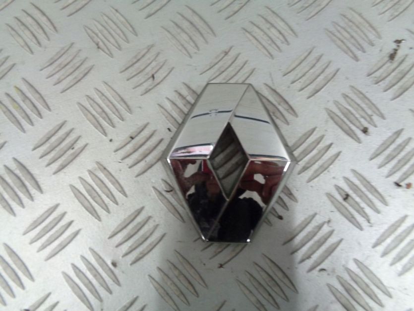 RENAULT ZOE 2016 ZNACZEK EMBLEMAT KLAPY TYŁ TYLNEJ 908899650R