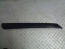 LAND ROVER RANGE III L322 2009LIFT LISTWA SZYBY CZOŁOWEJ LEWA DCB500172