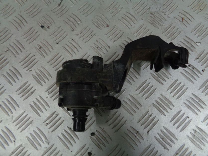 BMW 7 G11 G12 2018 4.4 DODATKOWA POMPA WODY 9372723