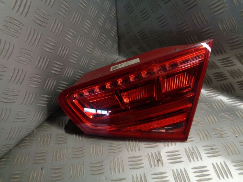 AUDI A8 D4 4H 3,0TFSI LAMPA PRAWY TYŁ W KLAPE 4H0945094A