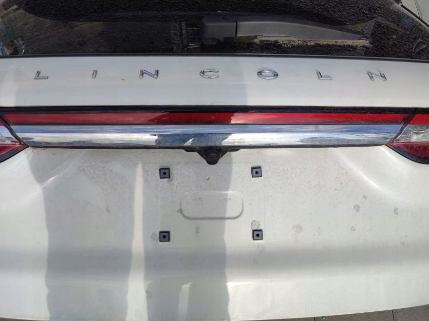 LINCOLN CORSAIR 2021 LAMPA TYL TYLNA KLAPA SRODKOWA KAMERA