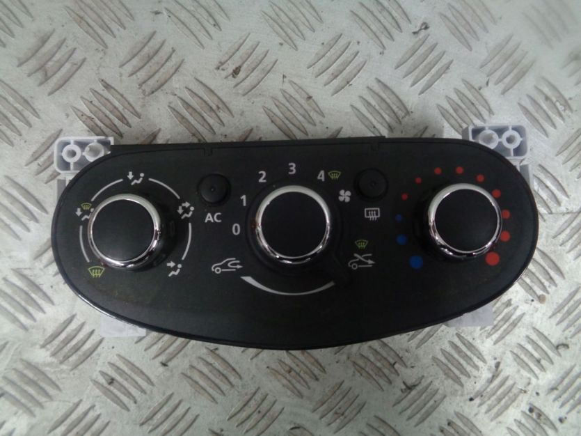DACIA DUSTER I PANEL KLIMATYZACJI