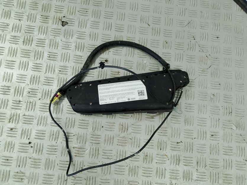 AUDI A3 8P PODUSZKA AIRBAG FOTELA PRAWA 8P3880242A
