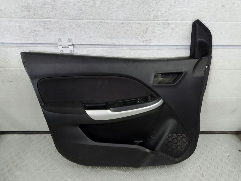 SUZUKI BALENO II 2017 III SZ5 MK2 TAPICERKA BOCZEK DRZWI LEWY PRZÓD