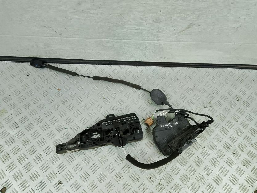 RENAULT CLIO IV ZAMEK DRZWI PRAWY PRZÓD 805024563R