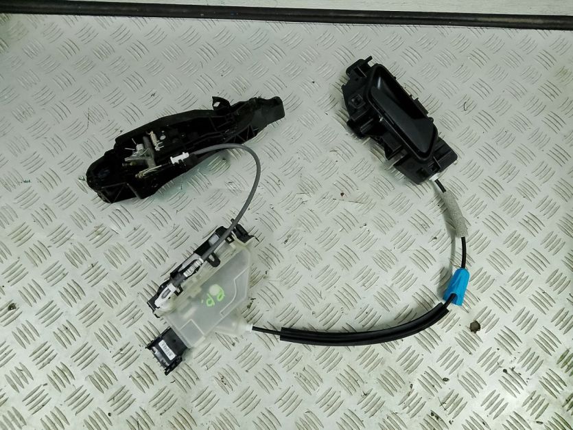 TOYOTA PROACE PEUGEOT PARTNER K9 2023 ZAMEK DRZWI PRAWY PRZÓD 816792777