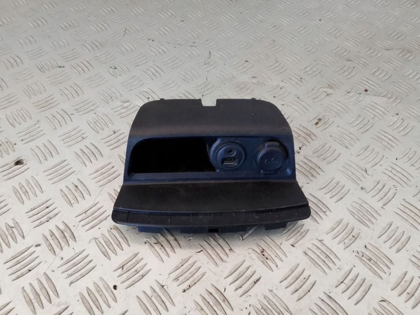 PEUGEOT 208 3D I 1.2VTI 2013 PANEL GNIAZDO AUX PORT USB 9674655277