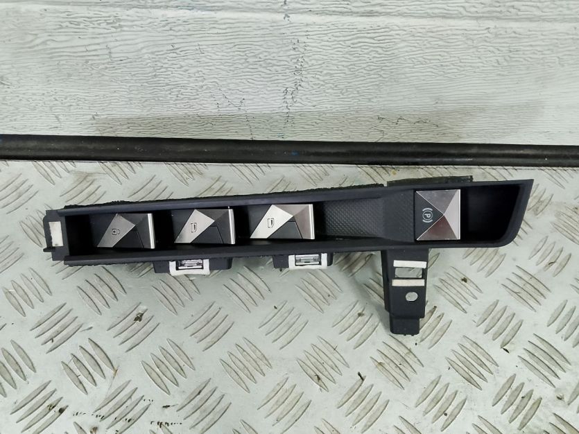 DS DS7 CROSSBACK CITROEN 2020 PANEL PRZEŁĄCZNIK SZYB 9821893877
