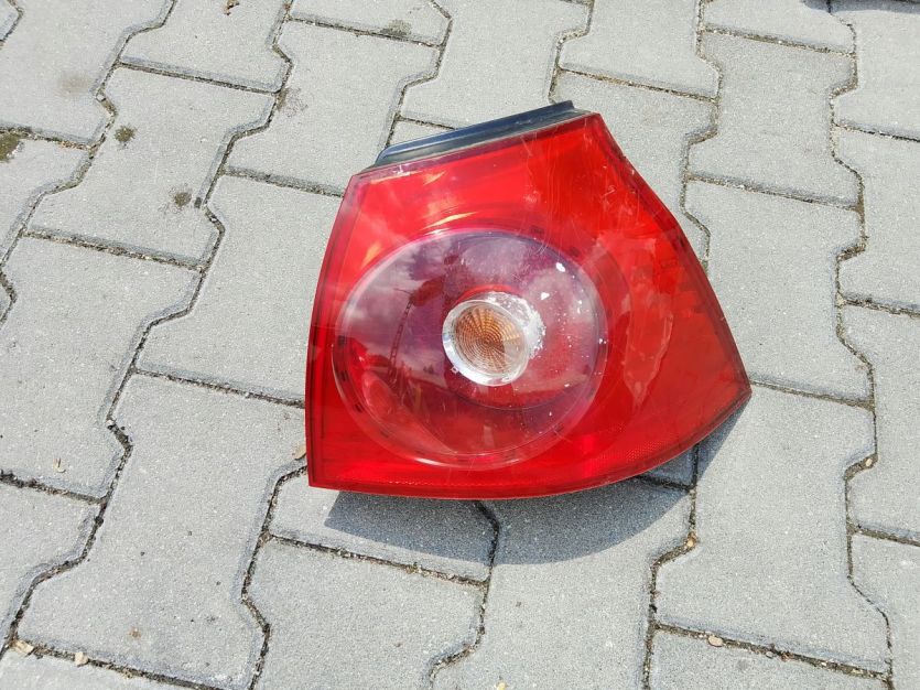 VOLKSWAGEN V HB LAMPA PRAWY TYŁ PRAWA TYLNA 1K6945096E