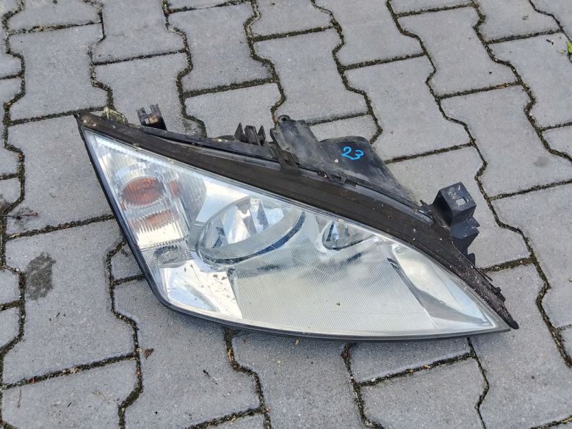 FORD MONDEO III LAMPA PRAWY PRZÓD PRAWA PRZEDNIA 1S71-13005-BK