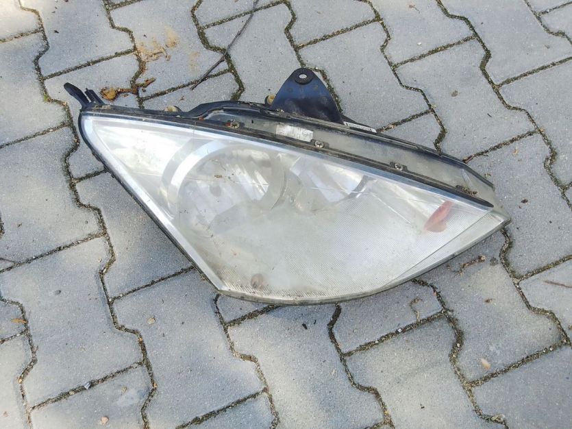 FORD FOCUS MK1 LIFT LAMPA PRAWY PRZOD PRAWA PRZEDNIA 2M51-13W029