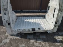 TOYOTA PROACE PEUGEOT PARTNER K9 PAS TYLNY PODLOGA BAGAZNIKA BLOTNIK PRAWY