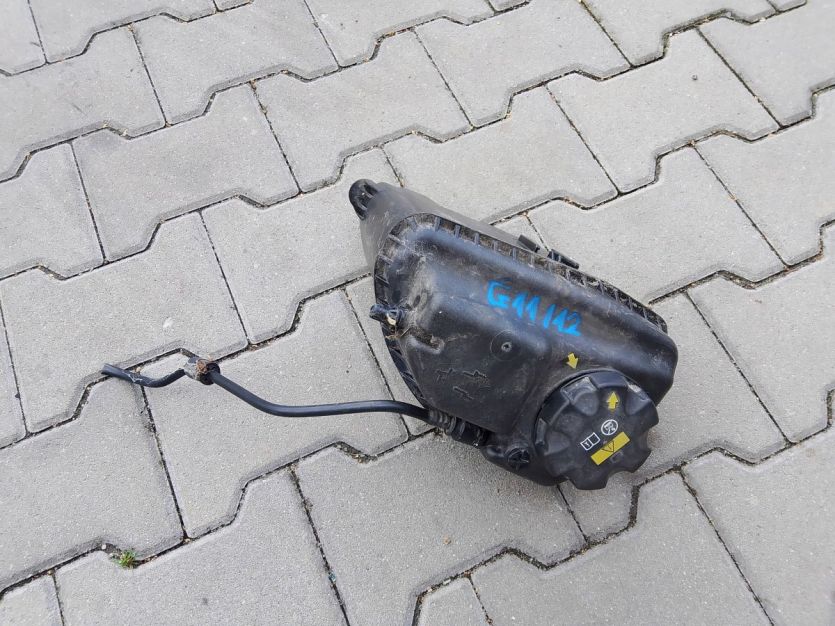 BMW 7 G11 G12 2018 ZBIORNIK ZBIORNICZEK WYRÓWNAWCZY 8689765