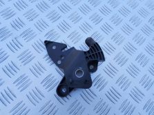 PEUGEOT 208 3D I 1.2VTI 2013 WSPORNIK UCHWYT MOCOWANIE KANAPY PRAWY 1081445