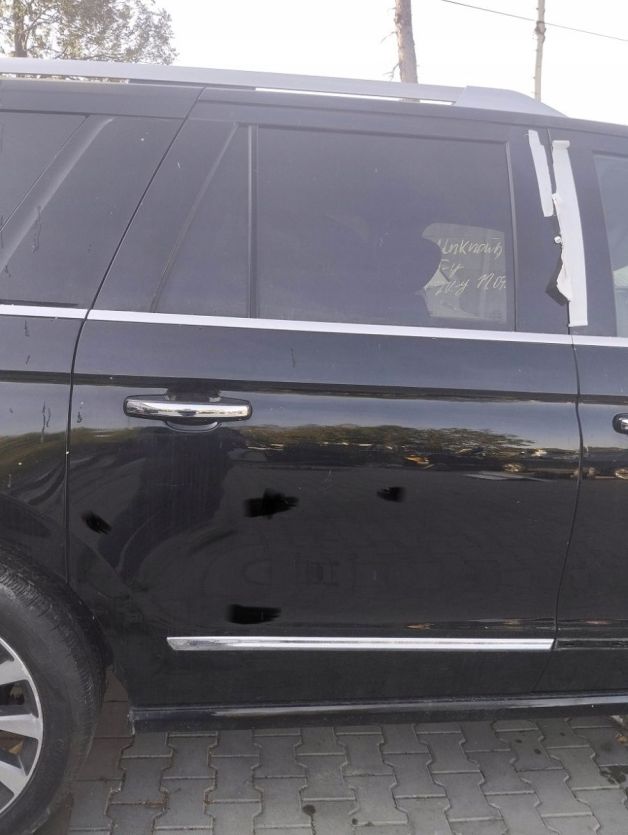 LINCOLN NAVIGATOR 2019 DRZWI LPRAWE PRAWY TYL TYLNE CZARNE GOŁE
