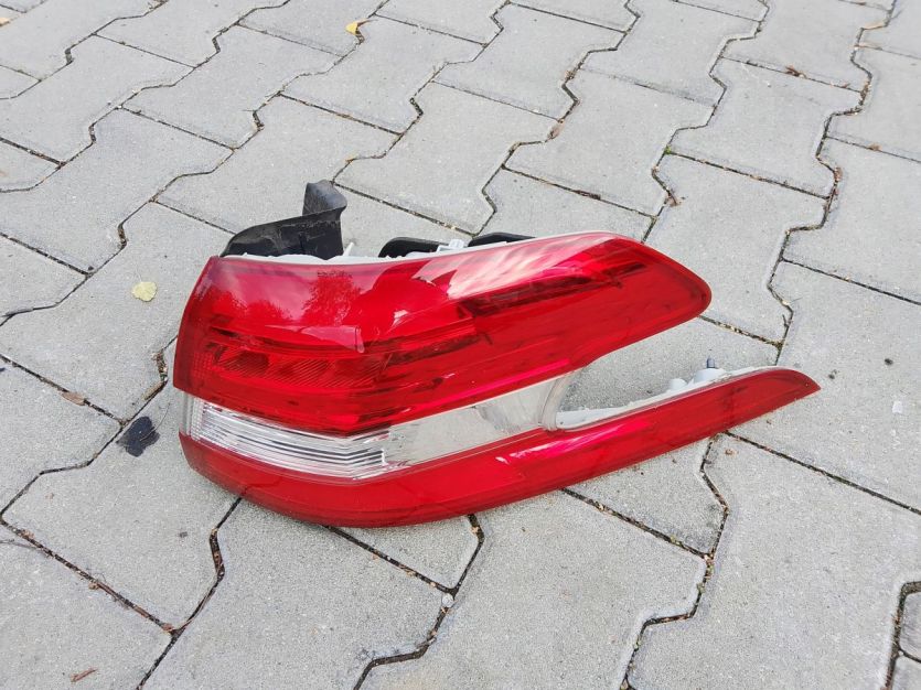 PEUGEOT 308 II SW KOMBI T9 LIFT 1.6HDI LAMPA PRAWY TYŁ PRAWA TYLNA