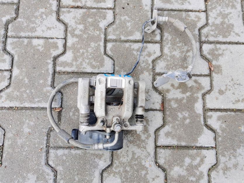 TOYOTA PROACE PEUGEOT PARTNER K9 2023 ZACISK PRAWY TYŁ 9819059480